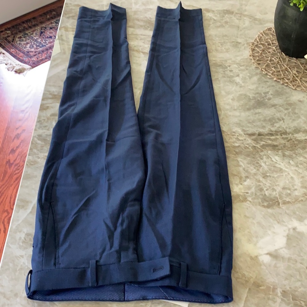 Brand new Kenneth Cole dress pants! 28/30 Wool